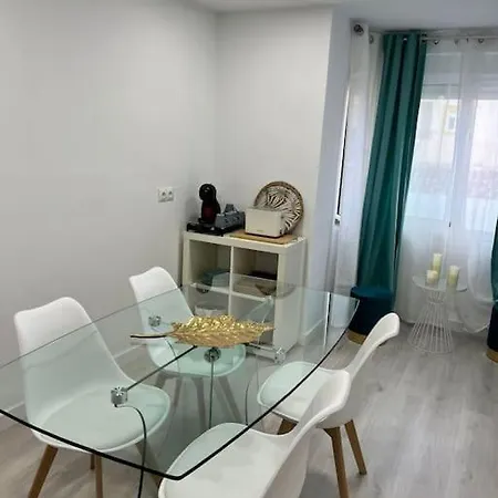 Mb En Pleno Centro Ronda