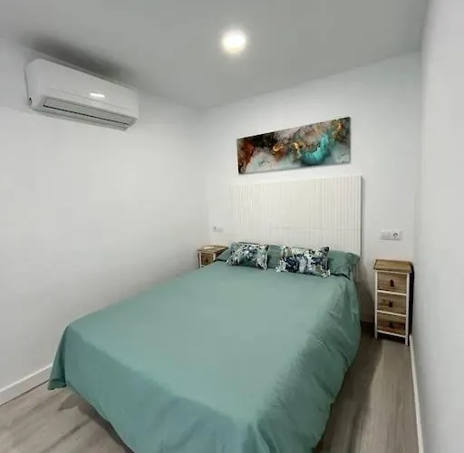 Mb En Pleno Centro Ronda